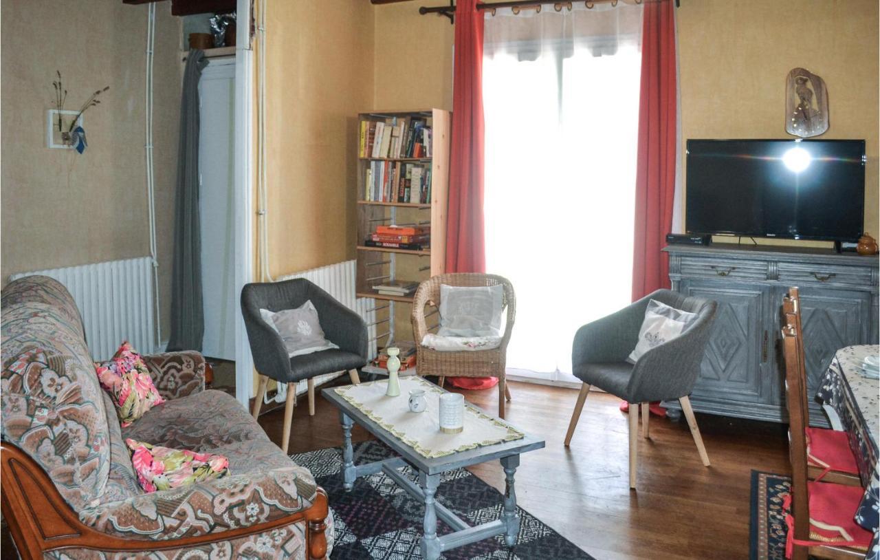 Stunning Home In Biras With Kitchenette Luaran gambar