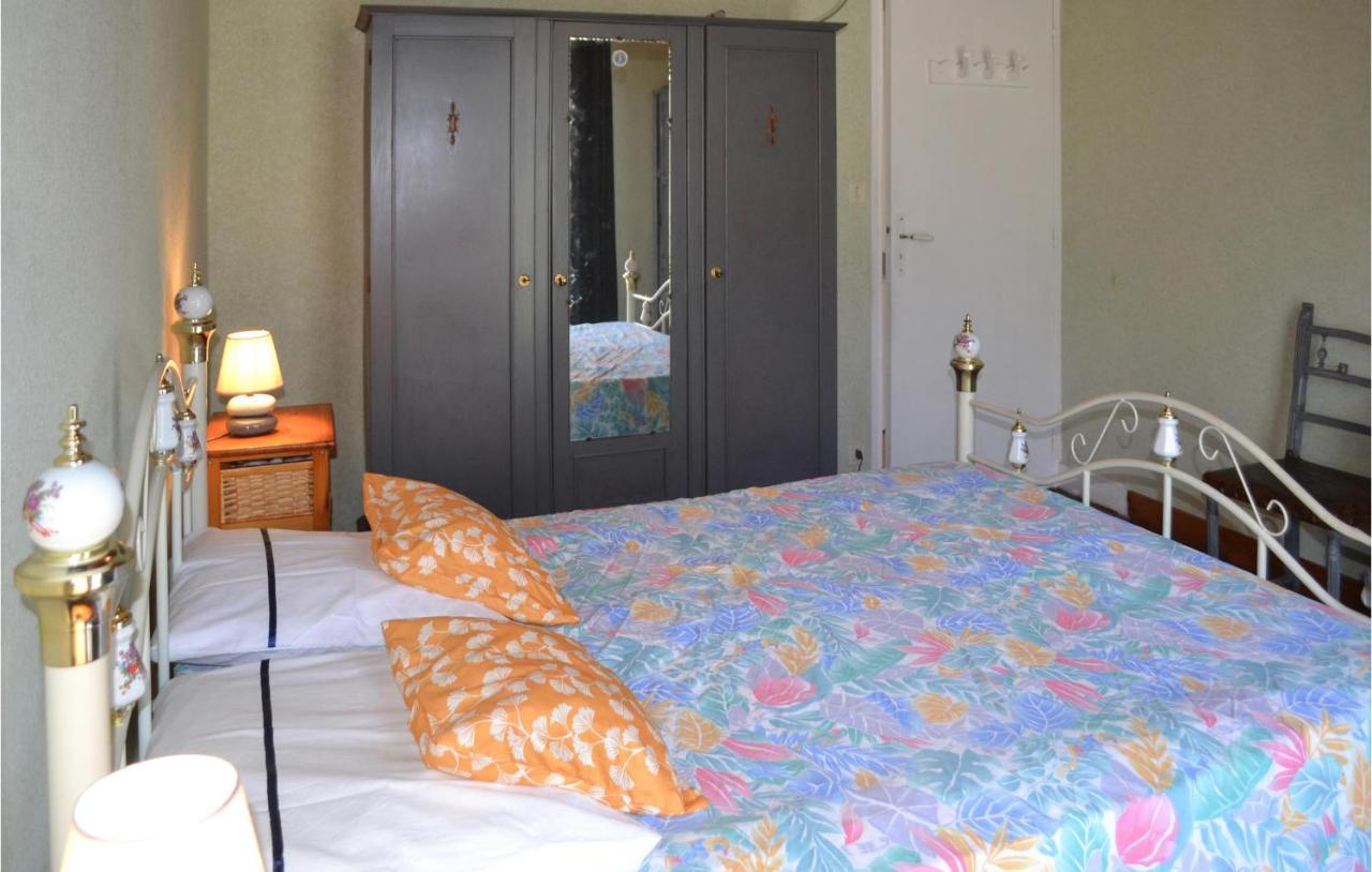 Stunning Home In Biras With Kitchenette Luaran gambar
