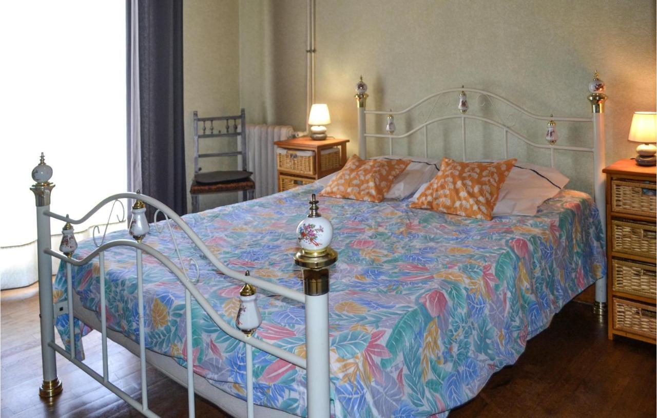 Stunning Home In Biras With Kitchenette Luaran gambar